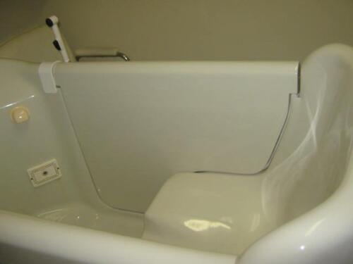 Accessible Whirlpool tub